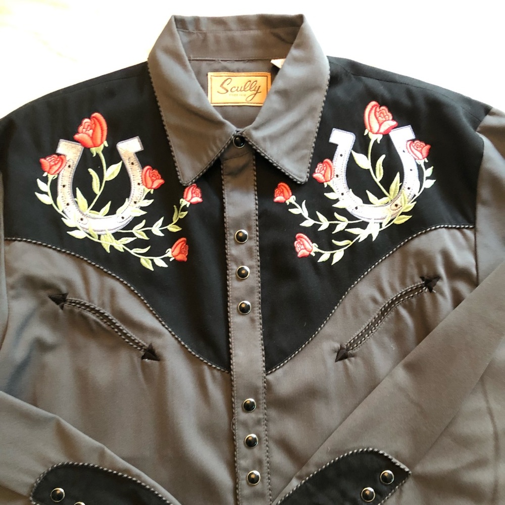 SCULLY Embroidered Vintage Western Shirt!